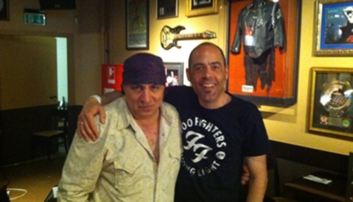 Herr Kröll mit Steven Van Zandt im Kölner Hard Rock Cafe