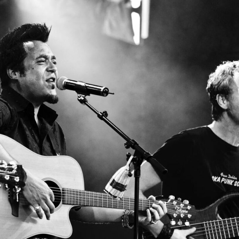 Fotos von Laith Al Deen – „Live Acoustic Tour 2013“ am 05.07.2013 auf der Sommerbühne im Exhaus Trier