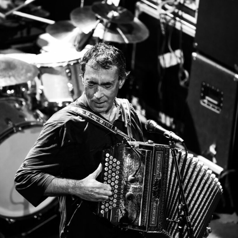 Hubert von Goisern am 26.10.2014 in der Rockhal – „die san genau so deppert wie mia“