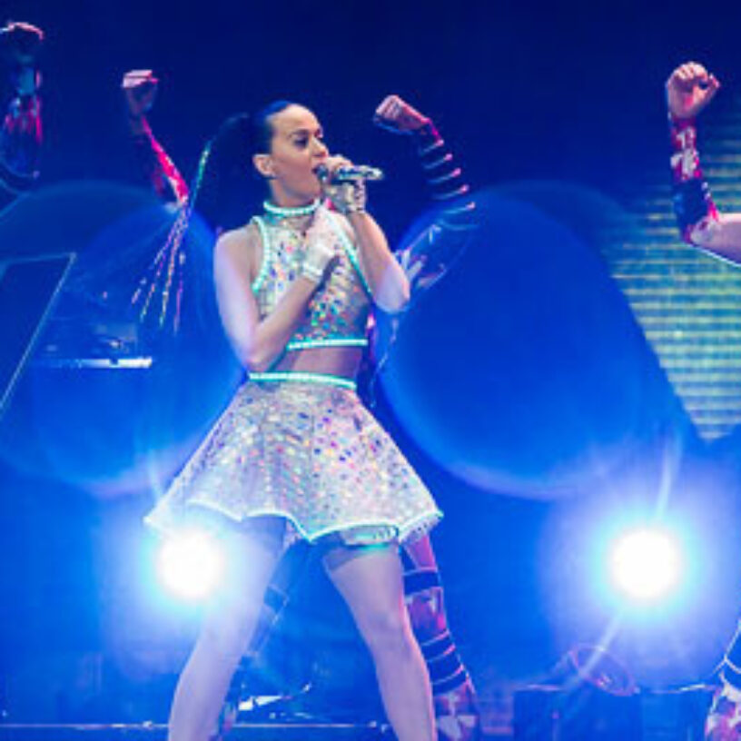 Katy Perry begeistert Kölner Fans mit ihrer farbenfrohen Prismatic World Tour