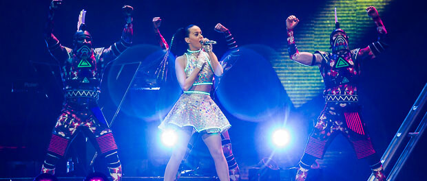 Katy Perry begeistert Kölner Fans mit ihrer farbenfrohen Prismatic World Tour