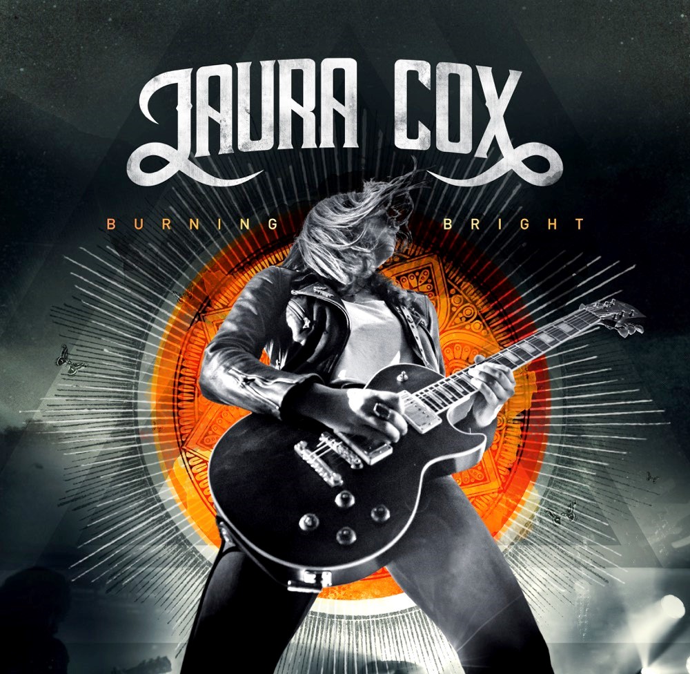 Laura Cox: „Burning Bright“ bietet zehn explosive Rocksongs