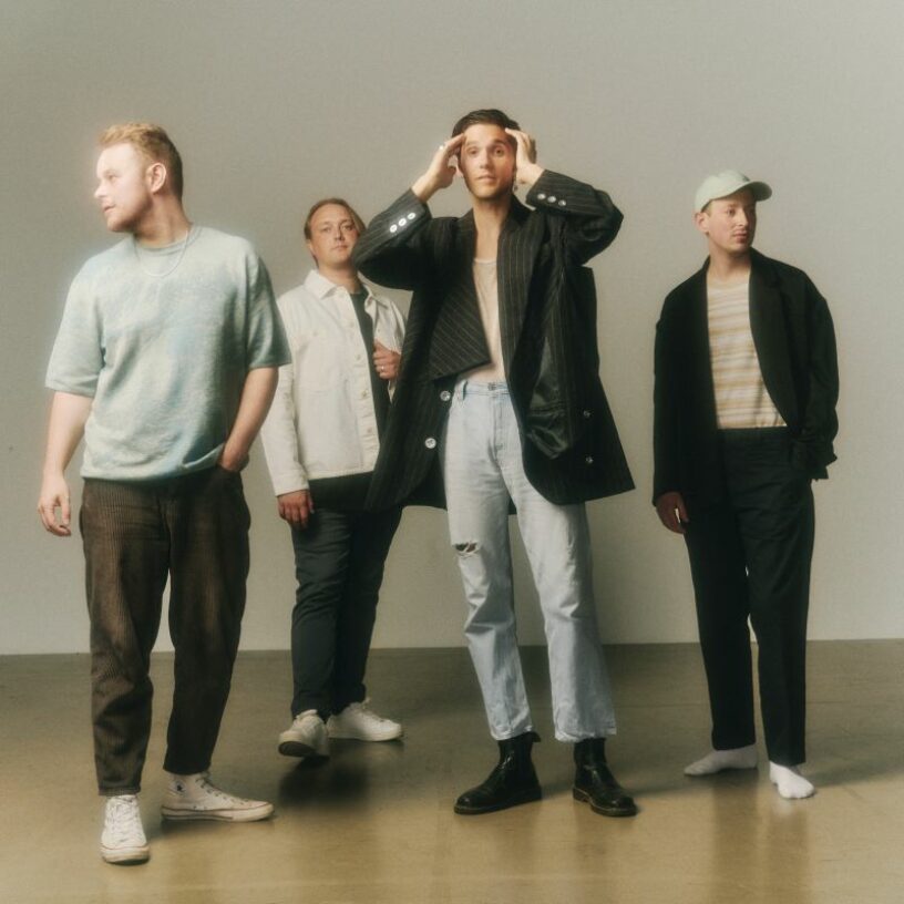 Elektro-Pop aus Oxford: Low Island mit „Life In Miniature“