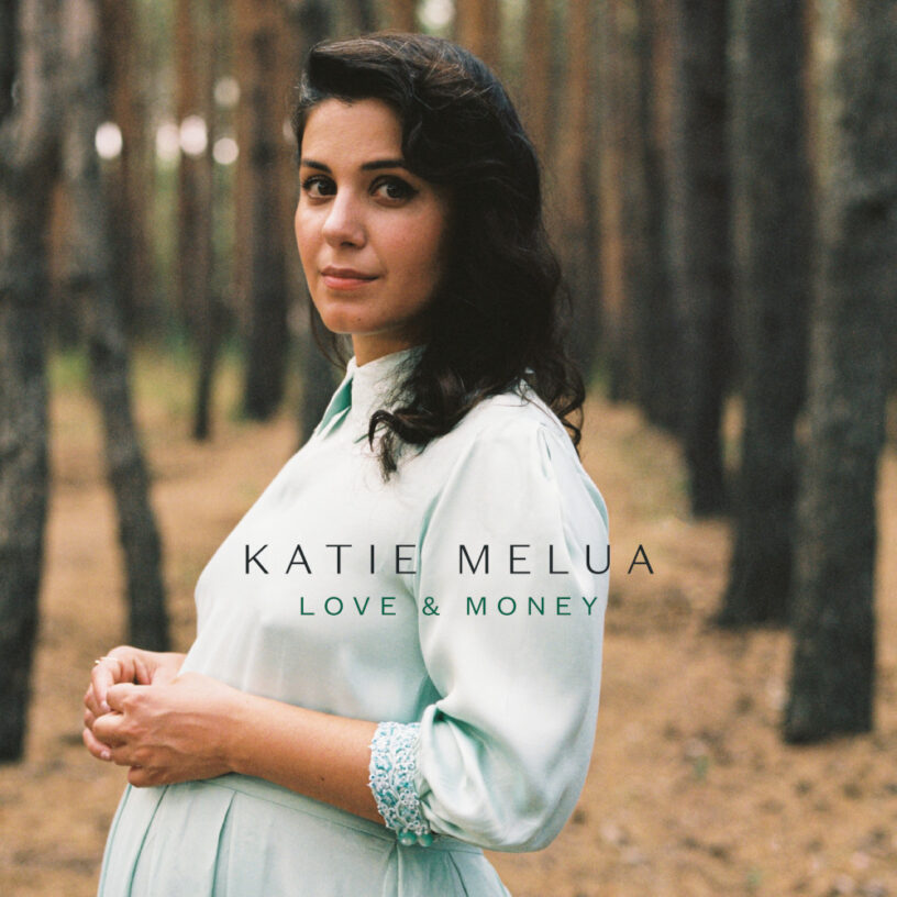 Katie Melua reflektiert auf ihrem neuen Album LOVE & MONEY über das Leben