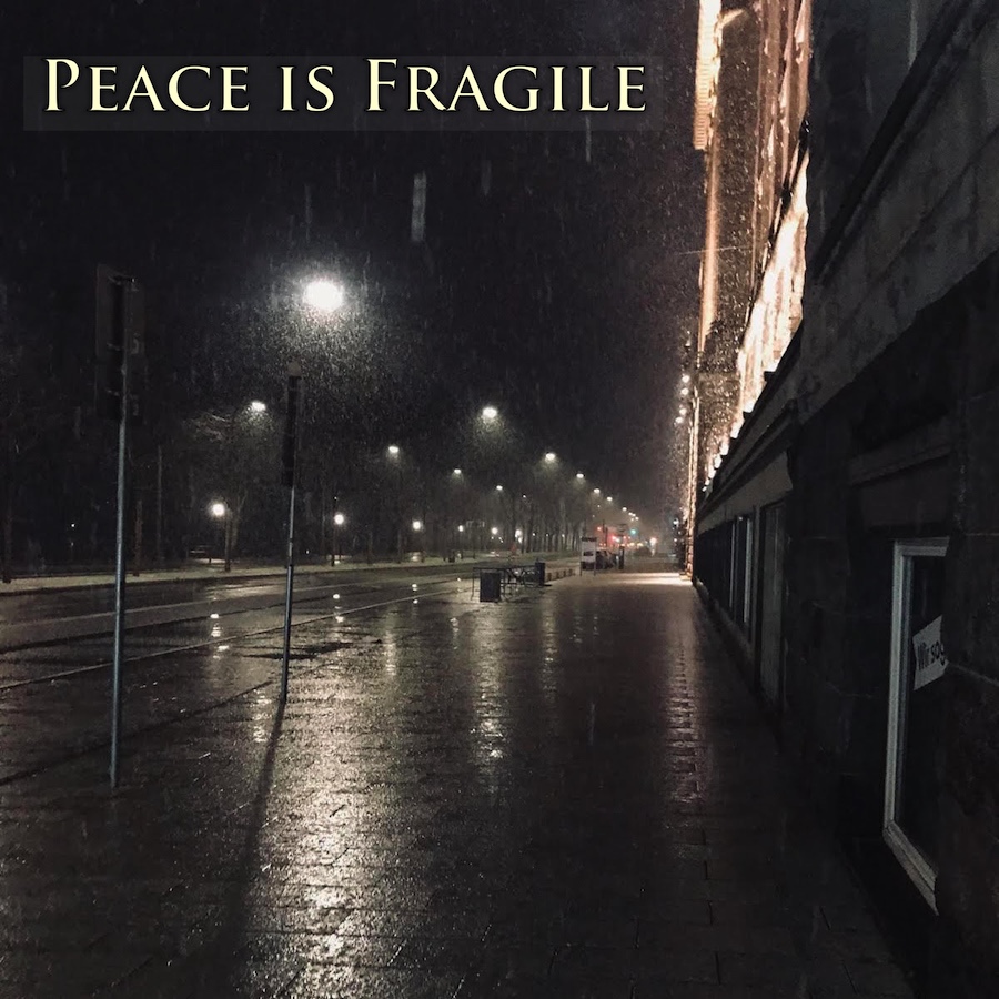 Katrin Achinger & The Flight Crew: „Peace Is Fragile“
