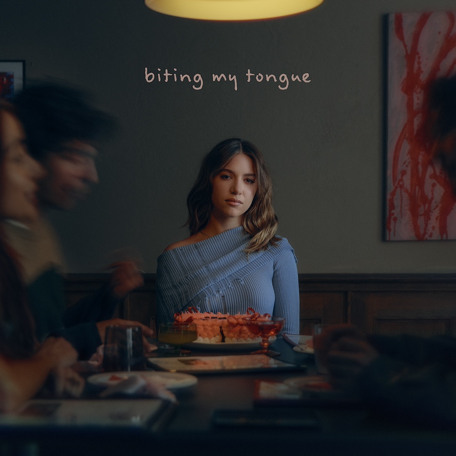 KENZIE veröffentlicht ihr neues Album „biting my tongue“