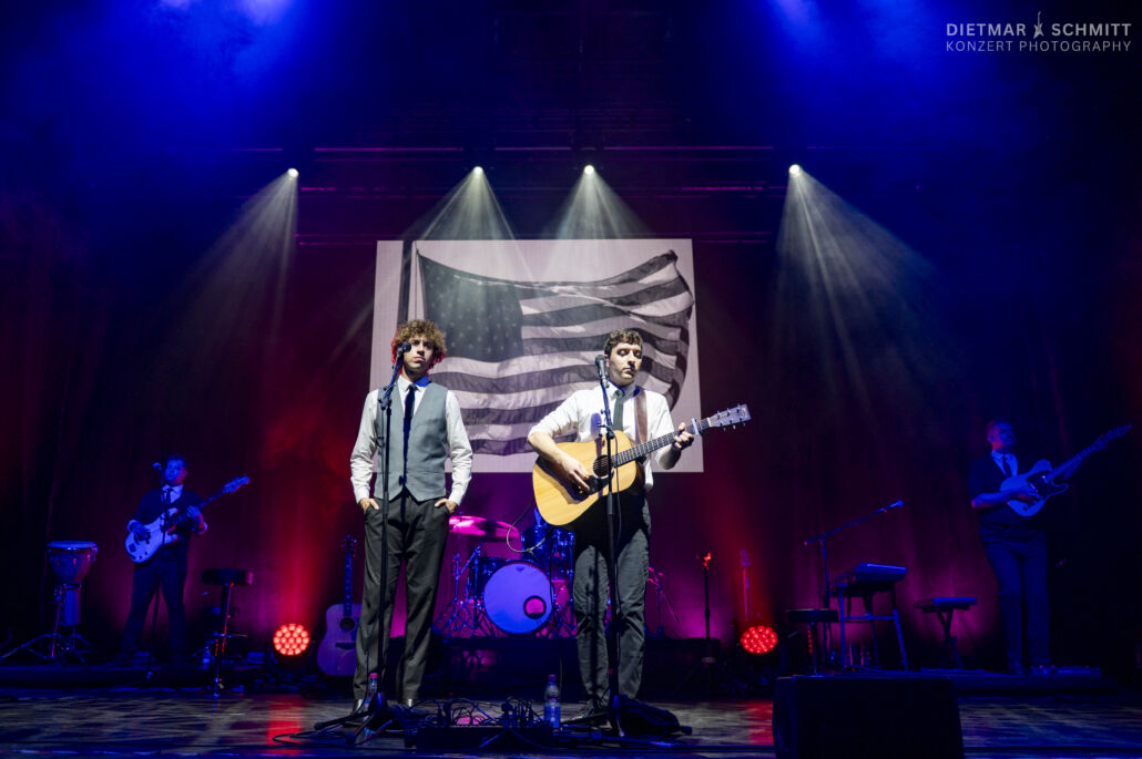 DZ6_1733 Die „Simon & Garfunkel Story“ erweckt zwei Musiklegenden zum Leben