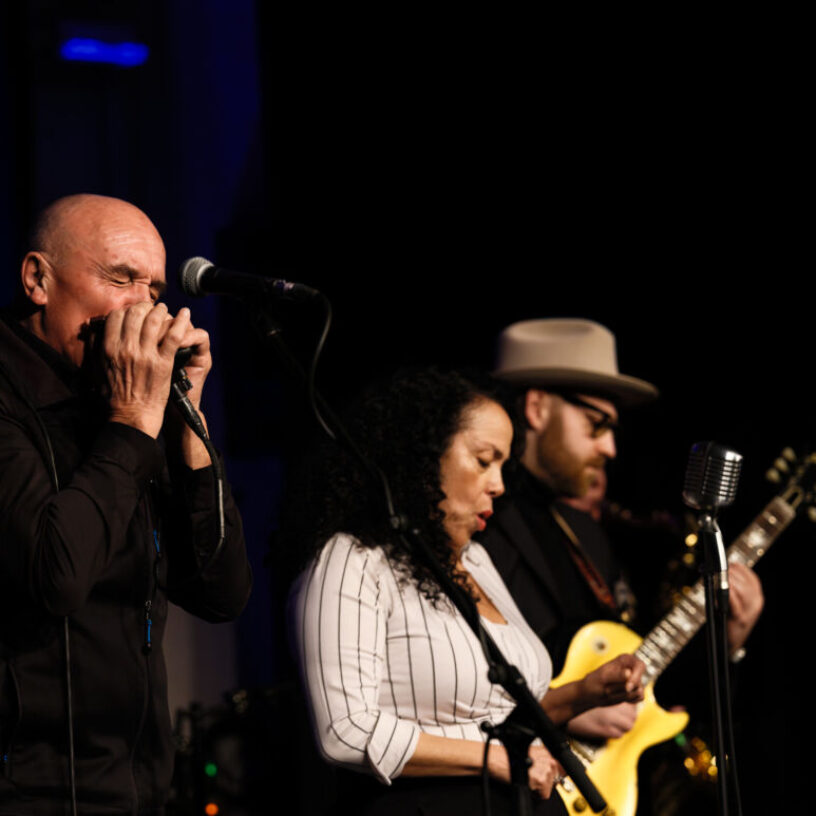 Juniors Blues Fabrik mit The New Cadillaxx und Blues Impact – Fotogalerie