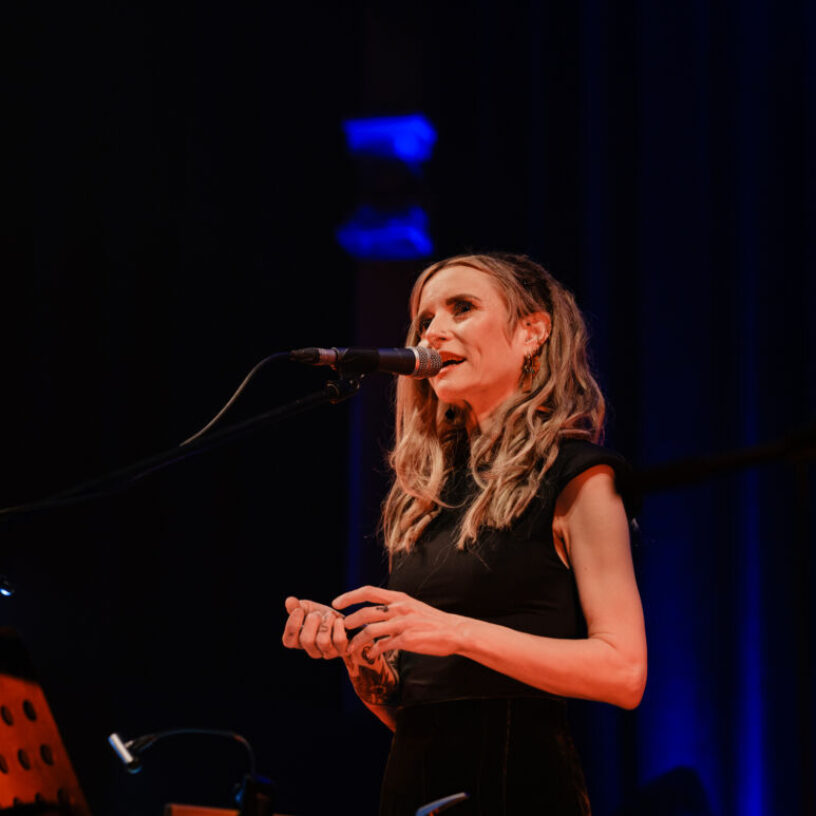 Sarah Lesch in der Stummschen Reithalle Neunkirchen, 3.3.2026 – Fotos