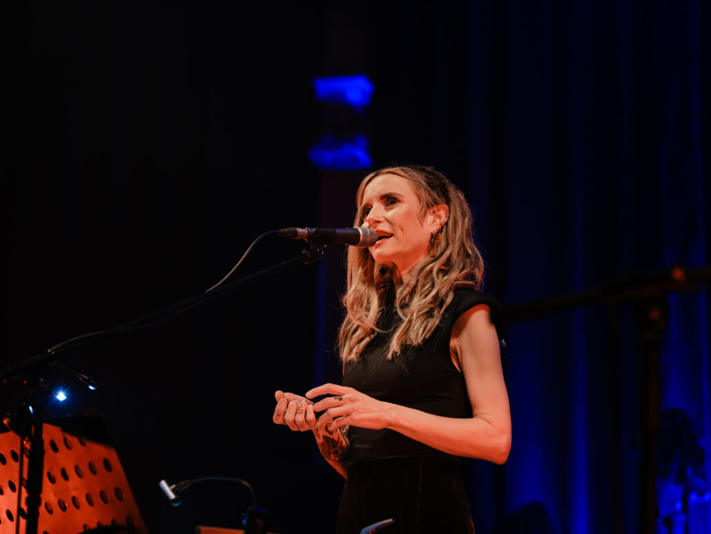 Sarah Lesch in der Stummschen Reithalle Neunkirchen, 3.3.2026 – Fotos