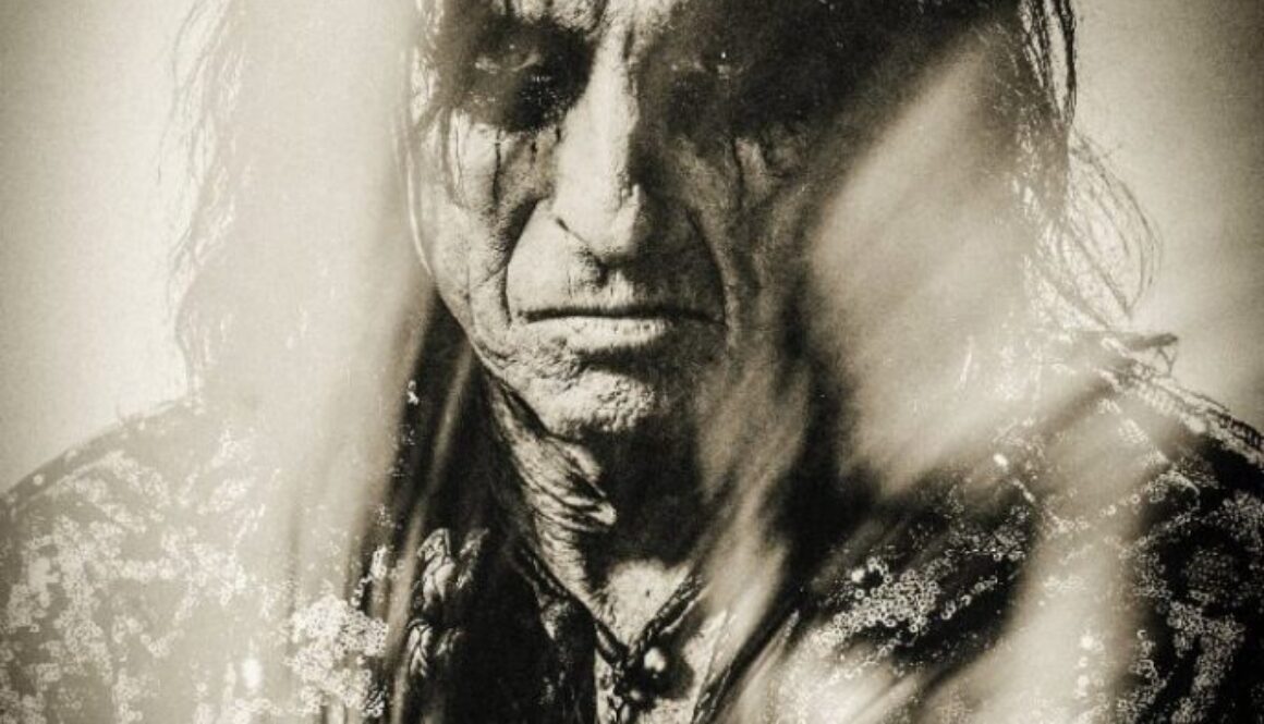 Alice-Cooper_Paranormal_press-pictures_print_copyright-earMUSIC_credit-Rob-Fenn_2_small-720x1080