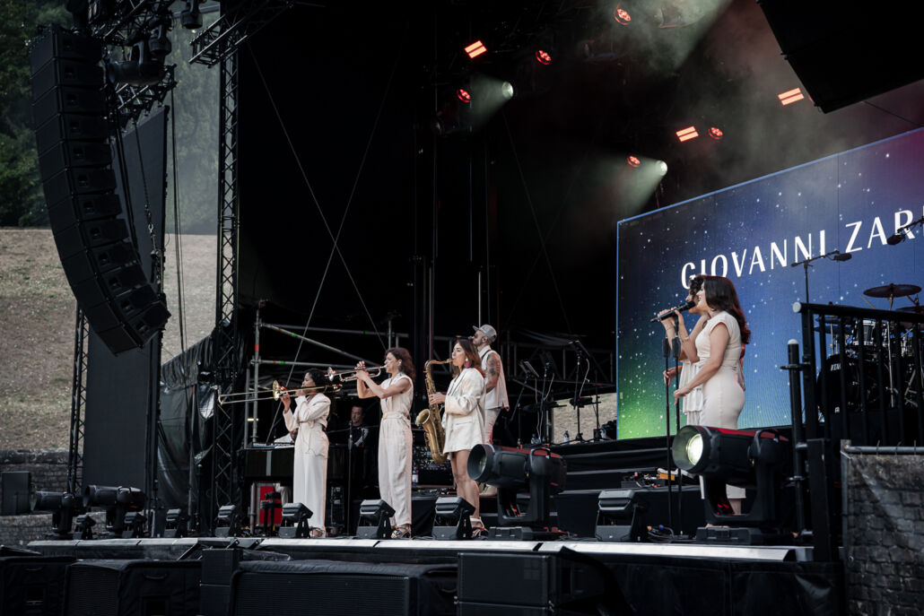 SE1_7827 Italienische Lebensfreunde in Triero – Giovanni Zarrella im Amphitheater