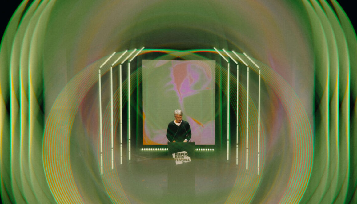 Christoph Eisenmenger_Show_OpeningShow 2026_00-30