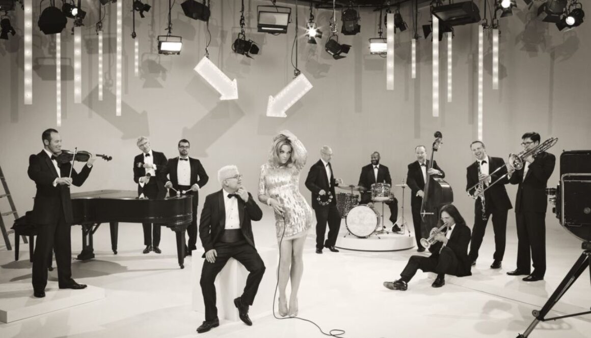 Pink-Martini-w-Storm-Large-Full-Band-Take-Five-2015-BW-scaled